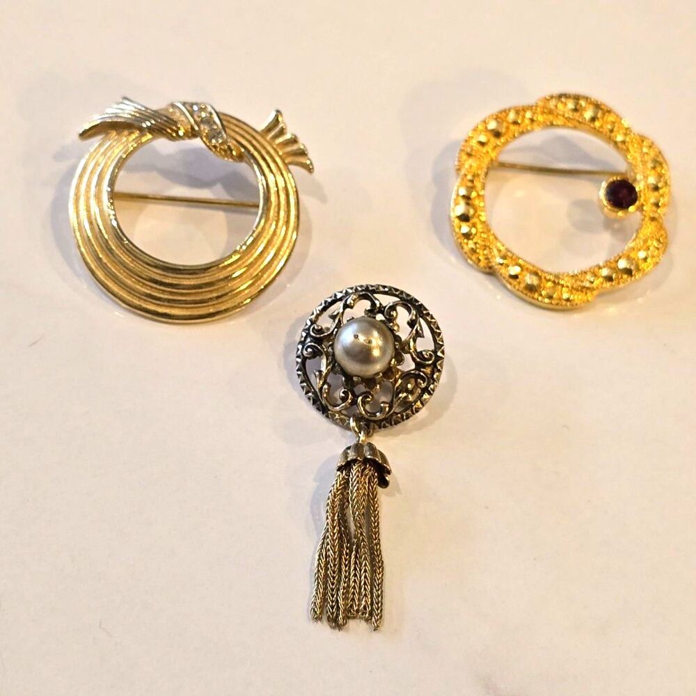 Vintage Brooch Lot Gold Tone Pearl Tassel Circle Wreath Ruby Accent Pins #1185